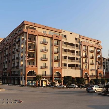 Elegant & Charming One Bed Apartment In Bahria Town Равалпинди Экстерьер фото