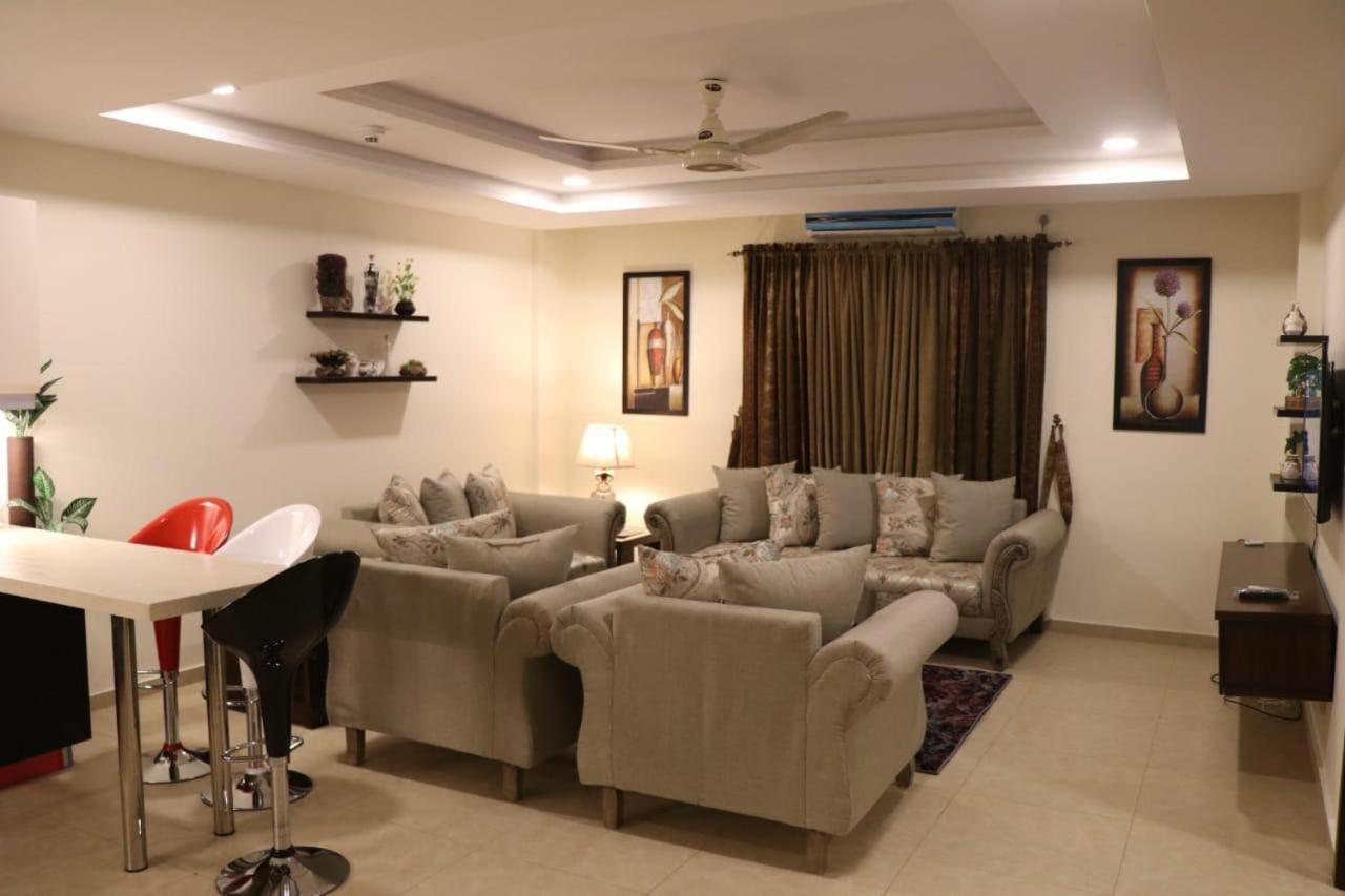 Elegant & Charming One Bed Apartment In Bahria Town Равалпинди Экстерьер фото