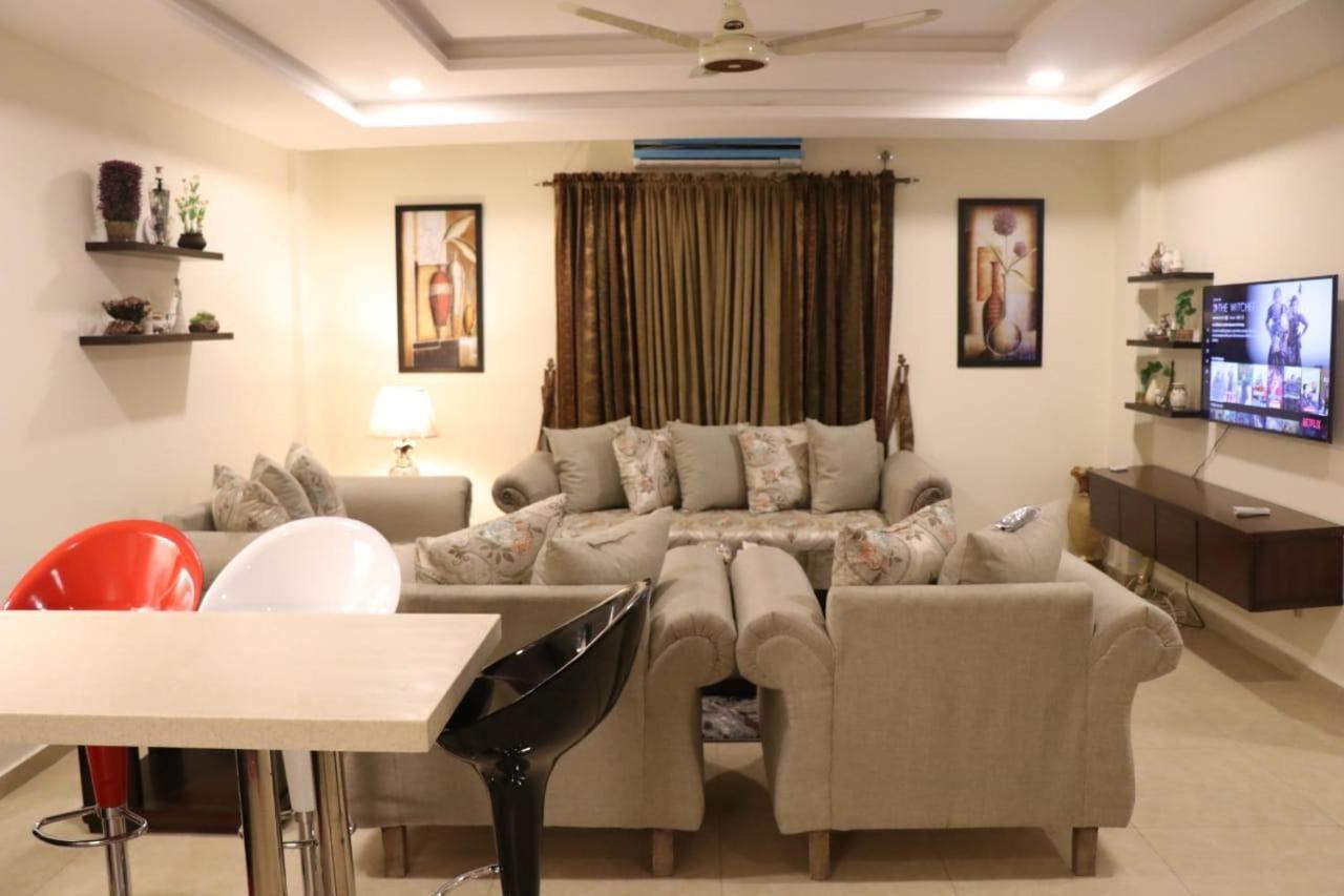 Elegant & Charming One Bed Apartment In Bahria Town Равалпинди Экстерьер фото