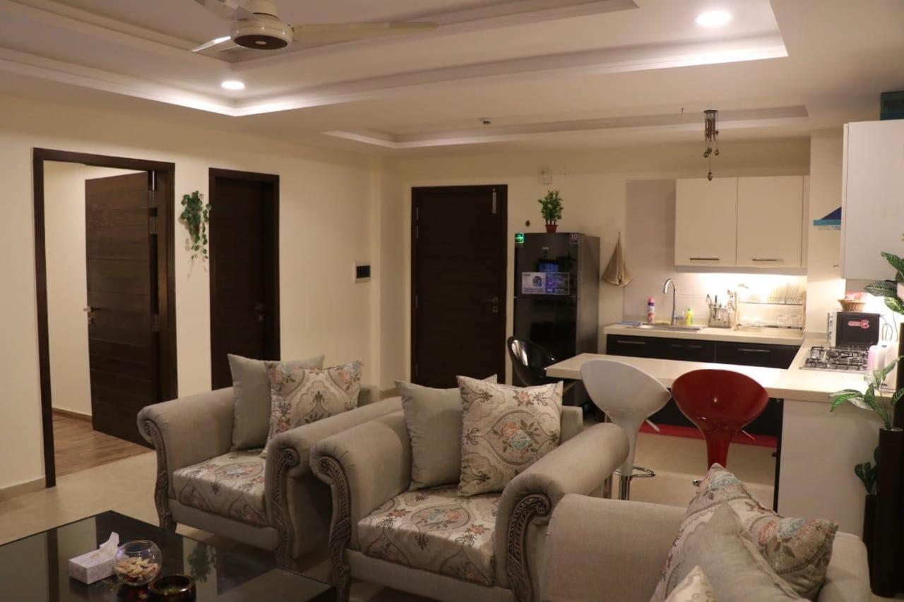Elegant & Charming One Bed Apartment In Bahria Town Равалпинди Экстерьер фото