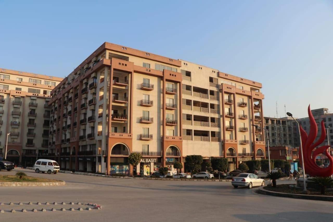Elegant & Charming One Bed Apartment In Bahria Town Равалпинди Экстерьер фото